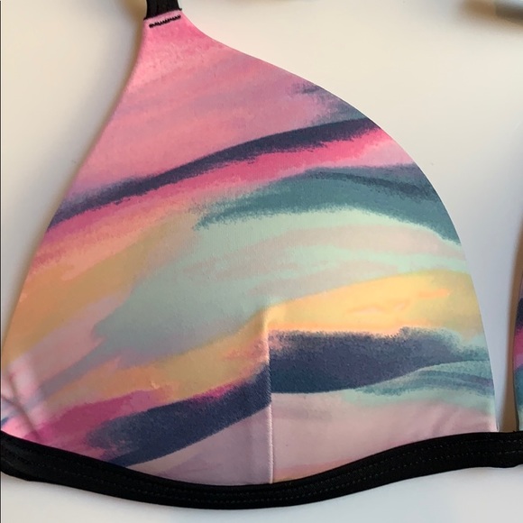 VS PINK Padded Bikini Top - Picture 2 of 5